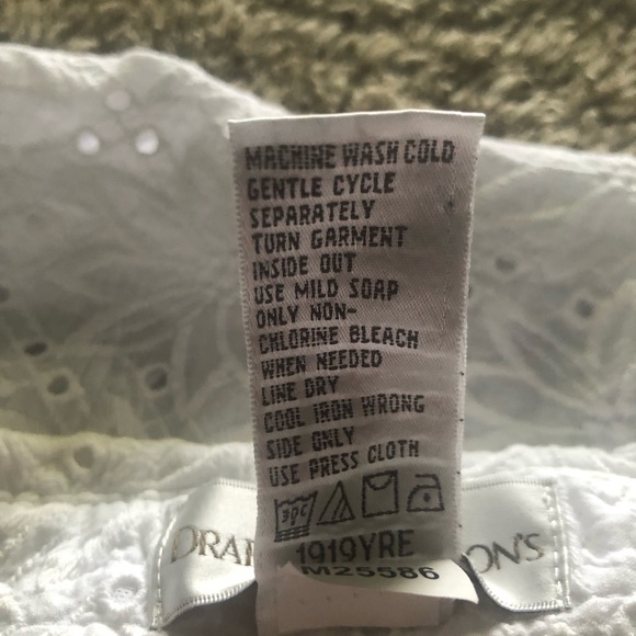 Draper and Damon’s eyelet blouse - Picture 8 of 13